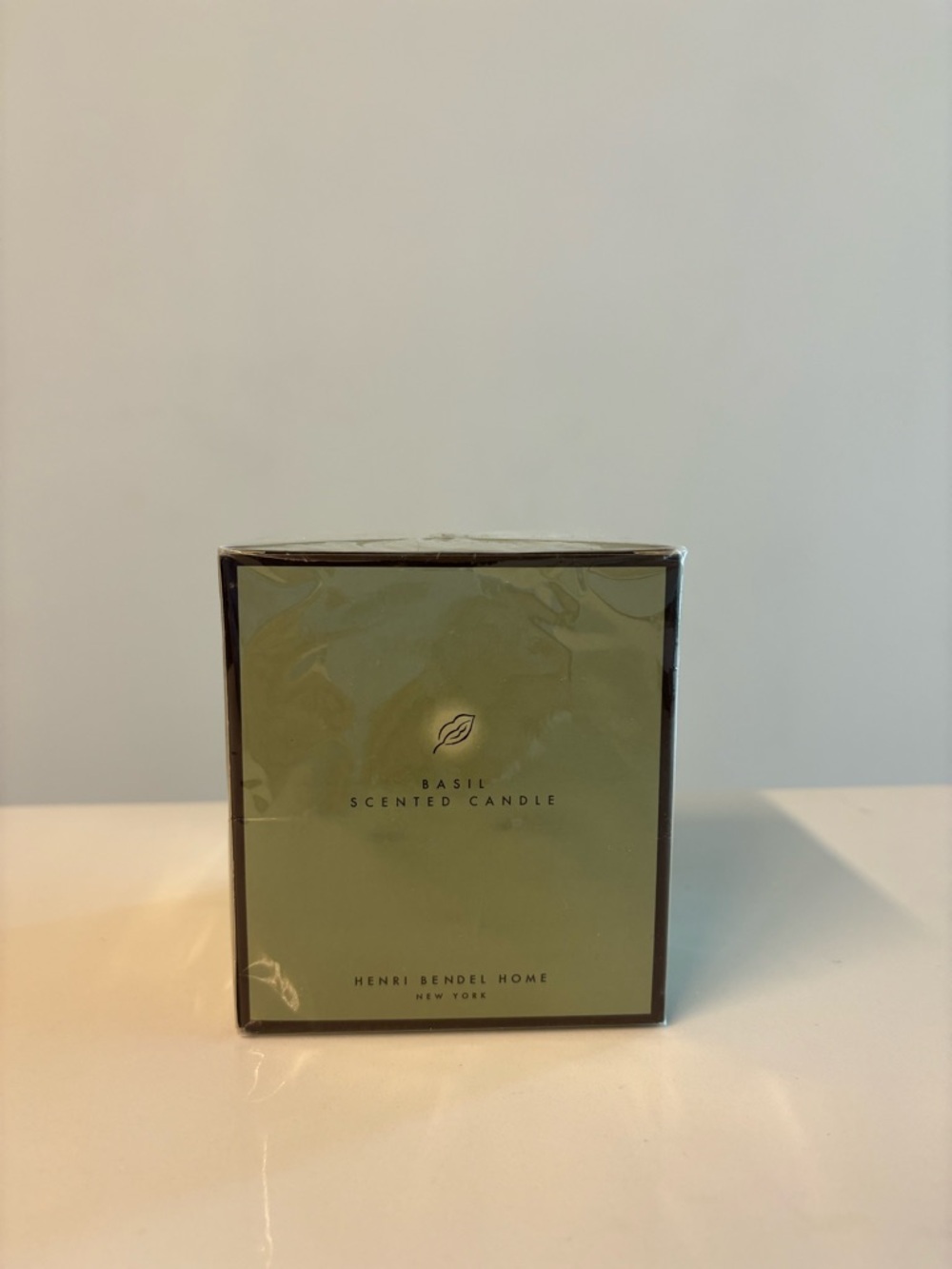 NWT Henri Bendel Basil Scented Candle - Olive Green Packaging